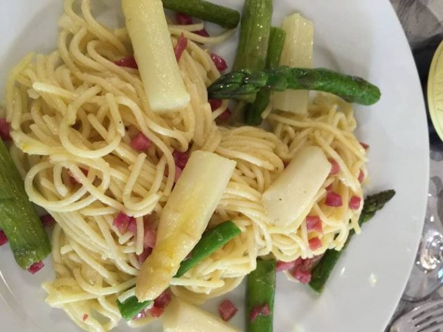 Pasta Bärlauch mit Spargel in Parmesan geschwenkt ohne Thermomix1 e1615918979486
