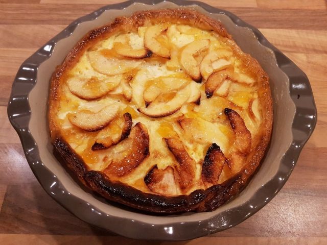 Apfel Pie mit Pudding aus der Pieform1