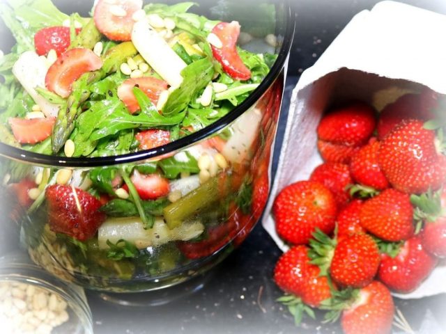 Spargel Erdbeere Salat1